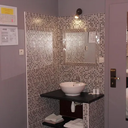 Du Centre فندق 2*