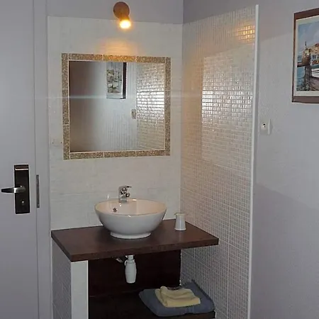 מלון Du Centre 2*