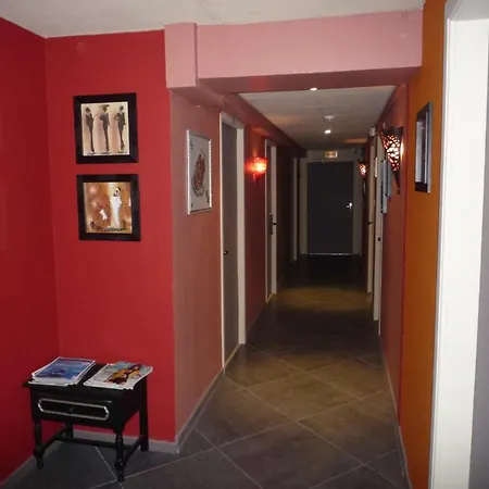 Du Centre Hotel 2*
