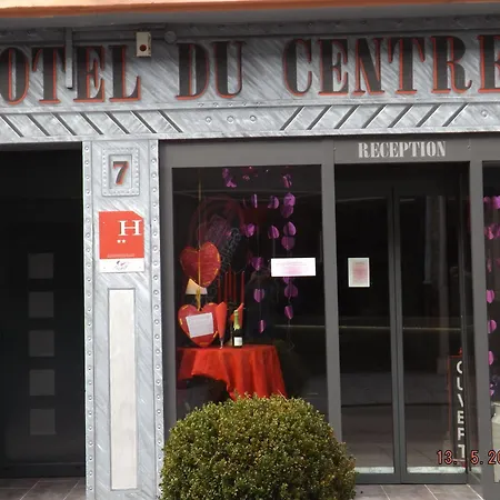 Du Centre מלון 2*